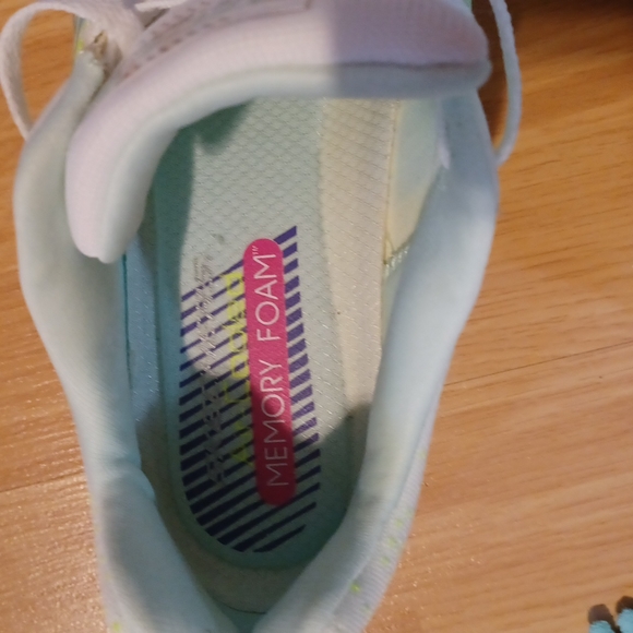 Women's Sketcher runners - Picture 6 of 6